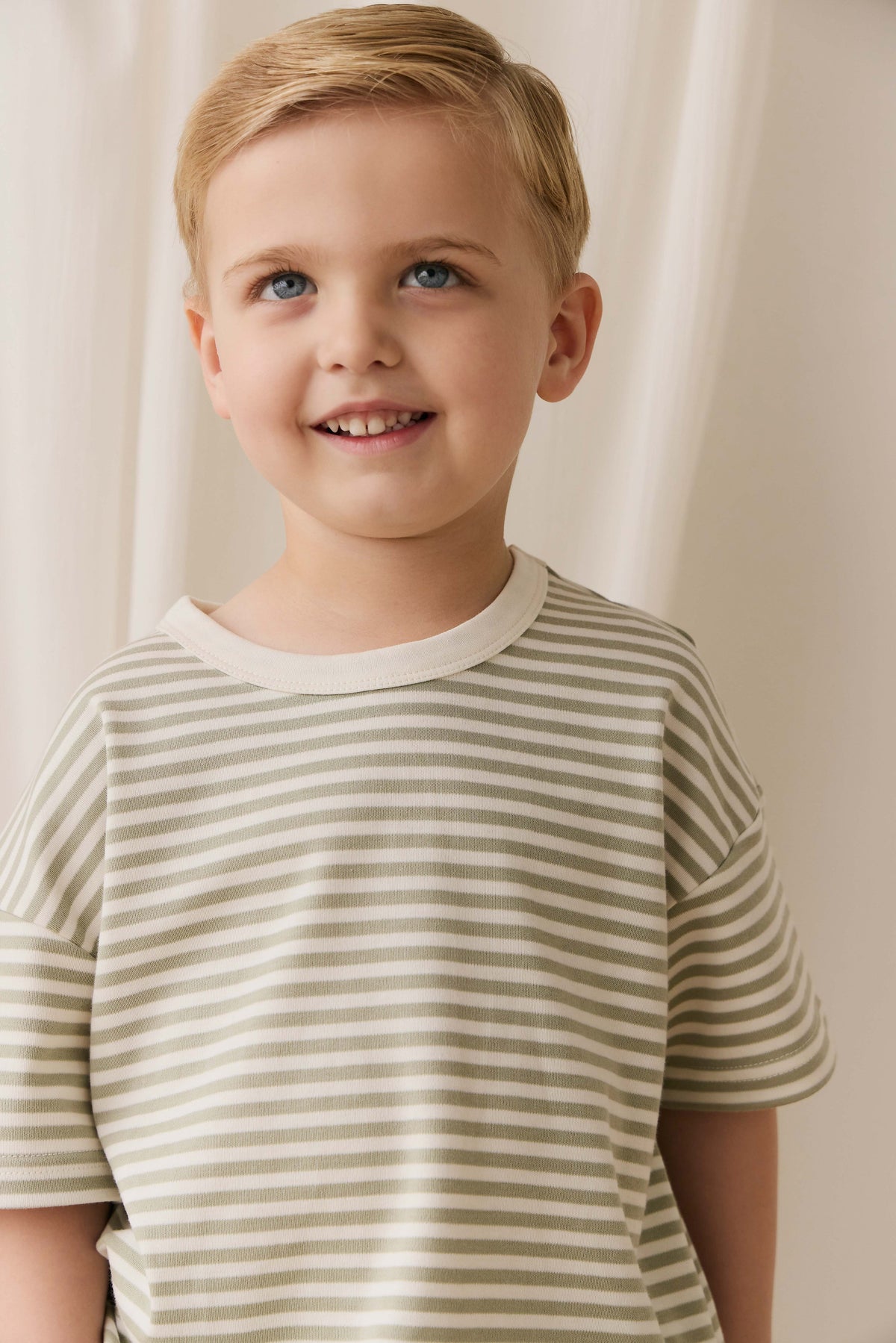 T-shirt classique en coton Pima rayé vert et blanc avec tissu infroissable pour enfants