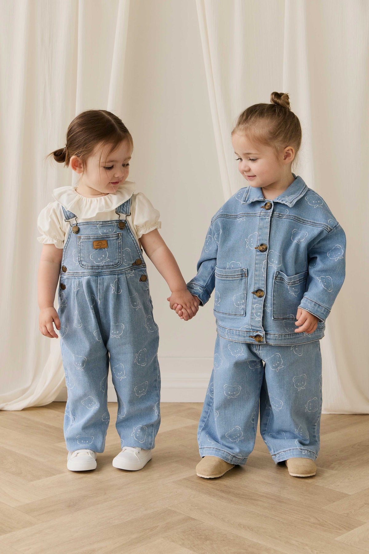 Veste En Jean Classique Bleu Clair Imprimée Avec Fermeture Boutonnée Et Poches Plaquées Pour Enfants