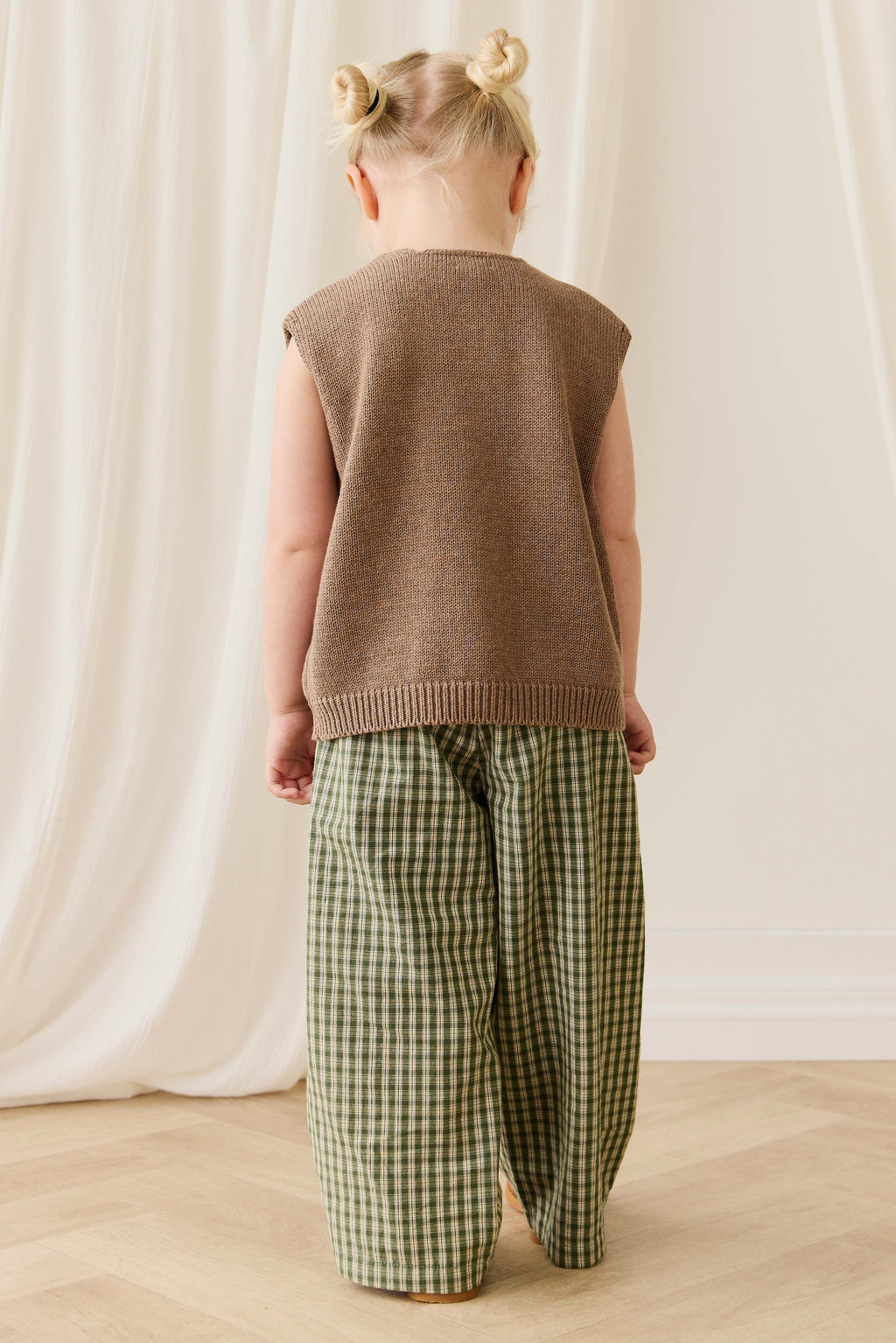 Gilet classique marron en coton boutonné avec poches plaquées pour enfants
