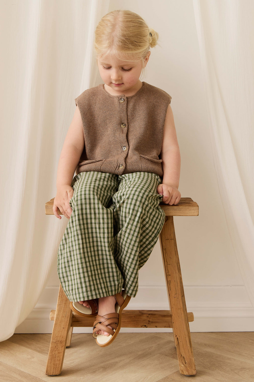 Pantalon large pour enfants en coton biologique avec ceinture à nouer ajustable et motif à carreaux "ravine terreuse"