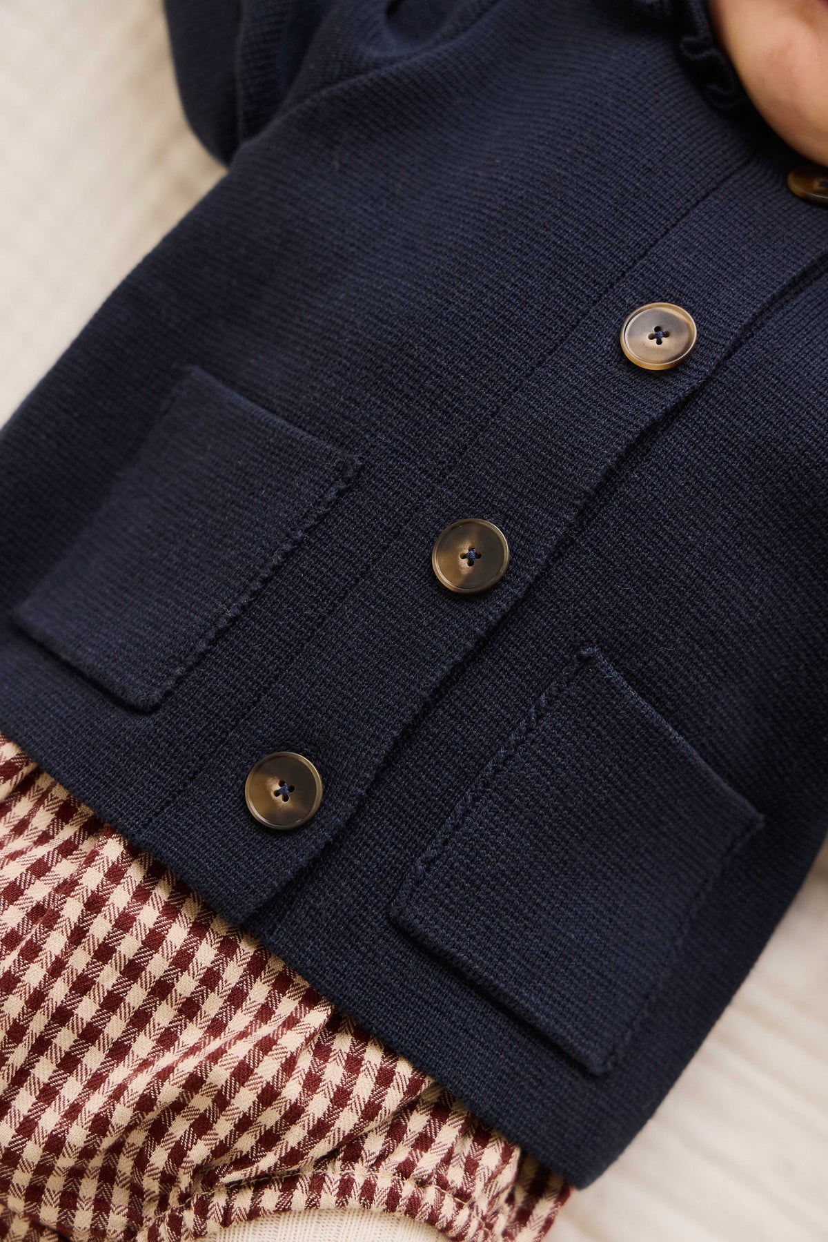 Gilet en coton tricoté pour enfants, col volanté bleu marine classique avec boutons et poches