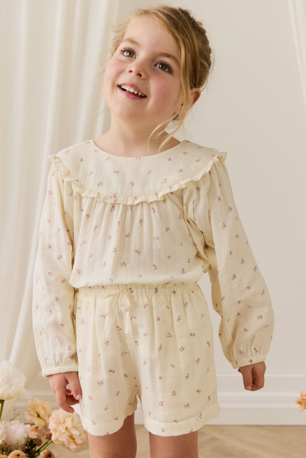 Short en mousseline de coton biologique Rose Saule parchemin romantique pour fille avec taille à cordon de serrage
