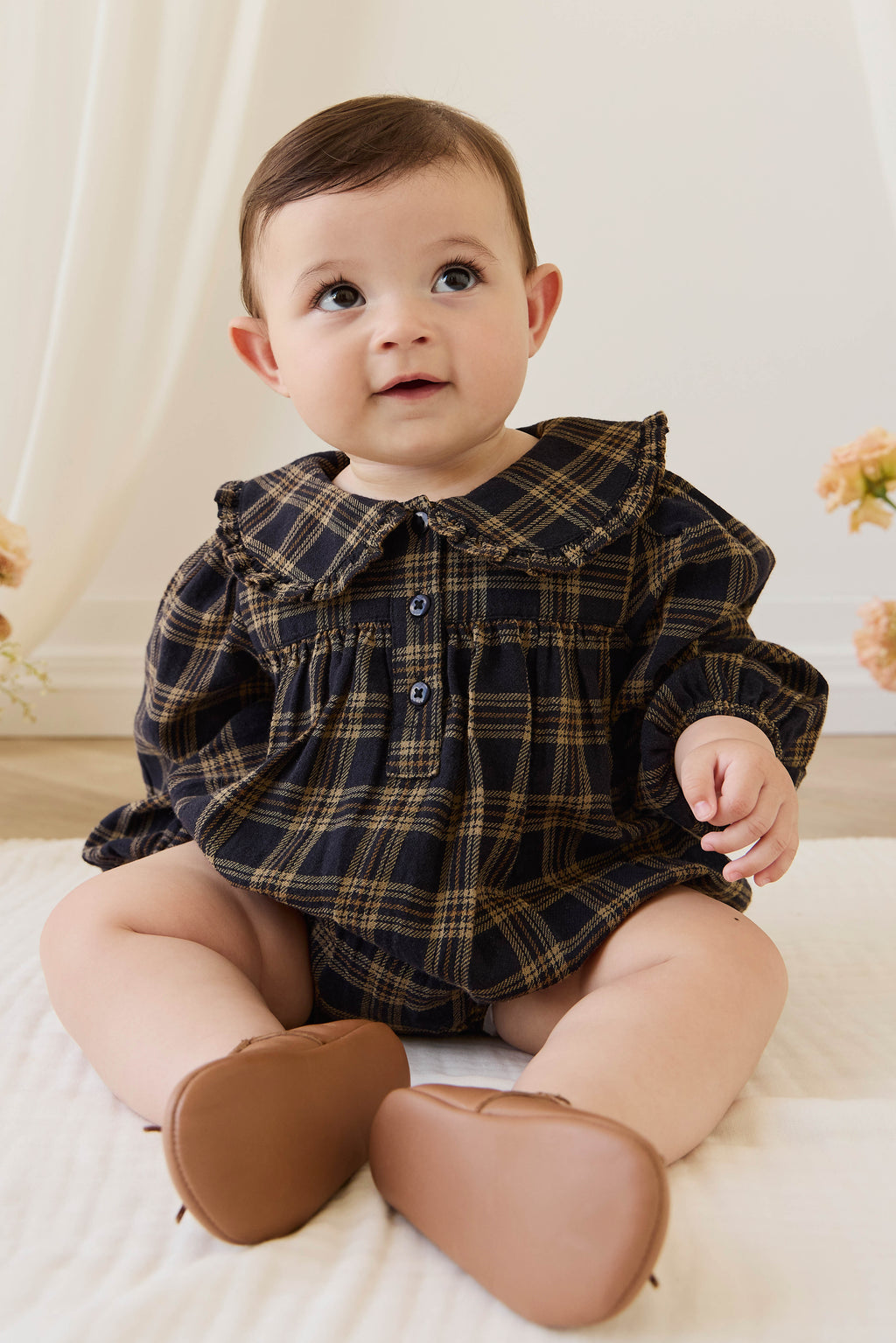 Combinaison en coton biologique à carreaux style forêt classique avec col froncé pour bébés et tout-petits