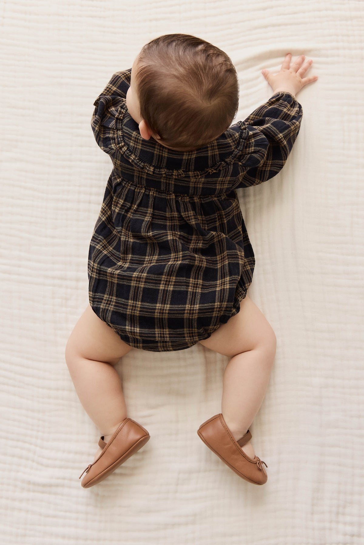 Combinaison en coton biologique à carreaux style forêt classique avec col froncé pour bébés et tout-petits