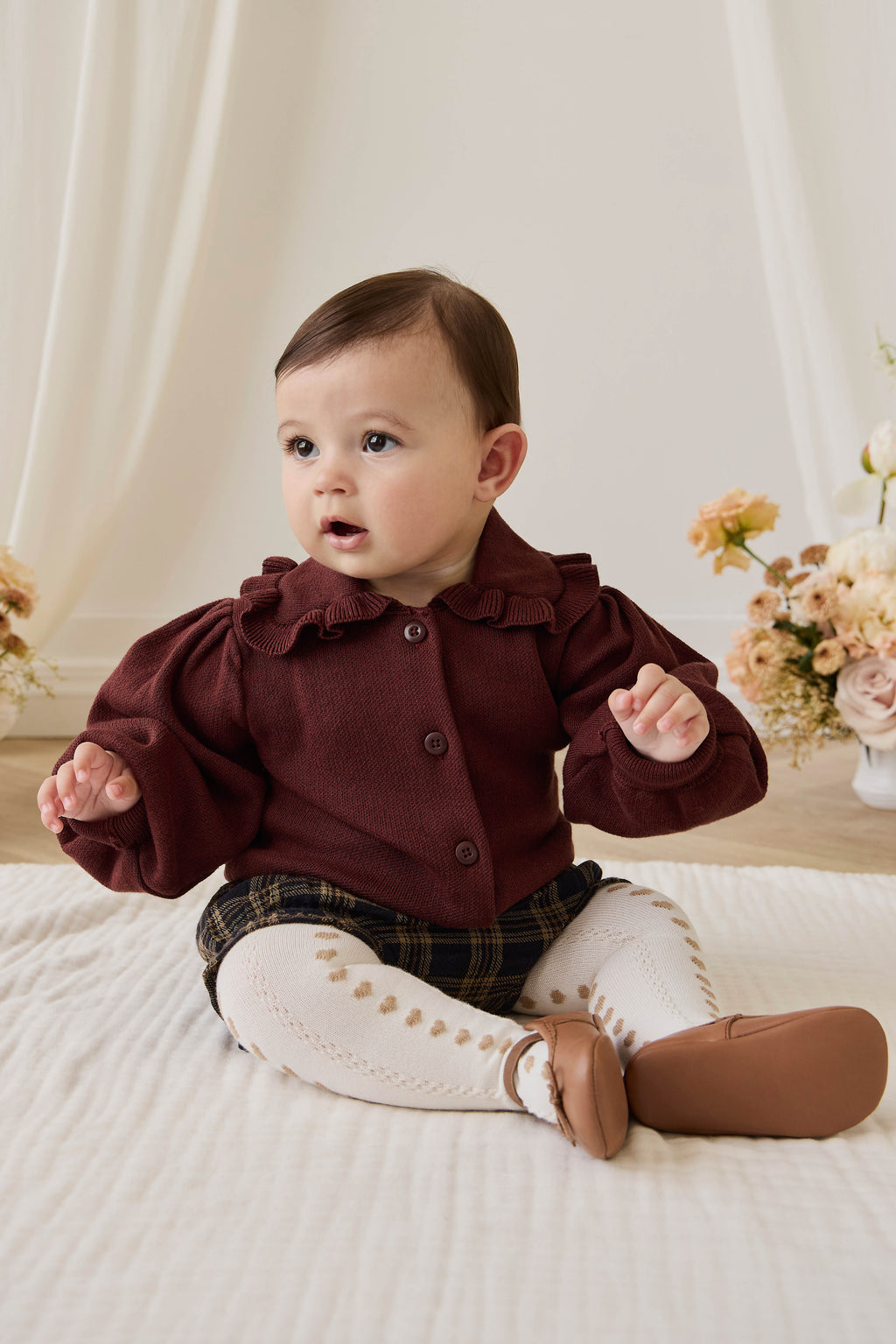 Cardigan Vintage en Coton Tricoté Marron Chocolat Texturé avec Col Volanté et Manches Bouffantes pour Filles