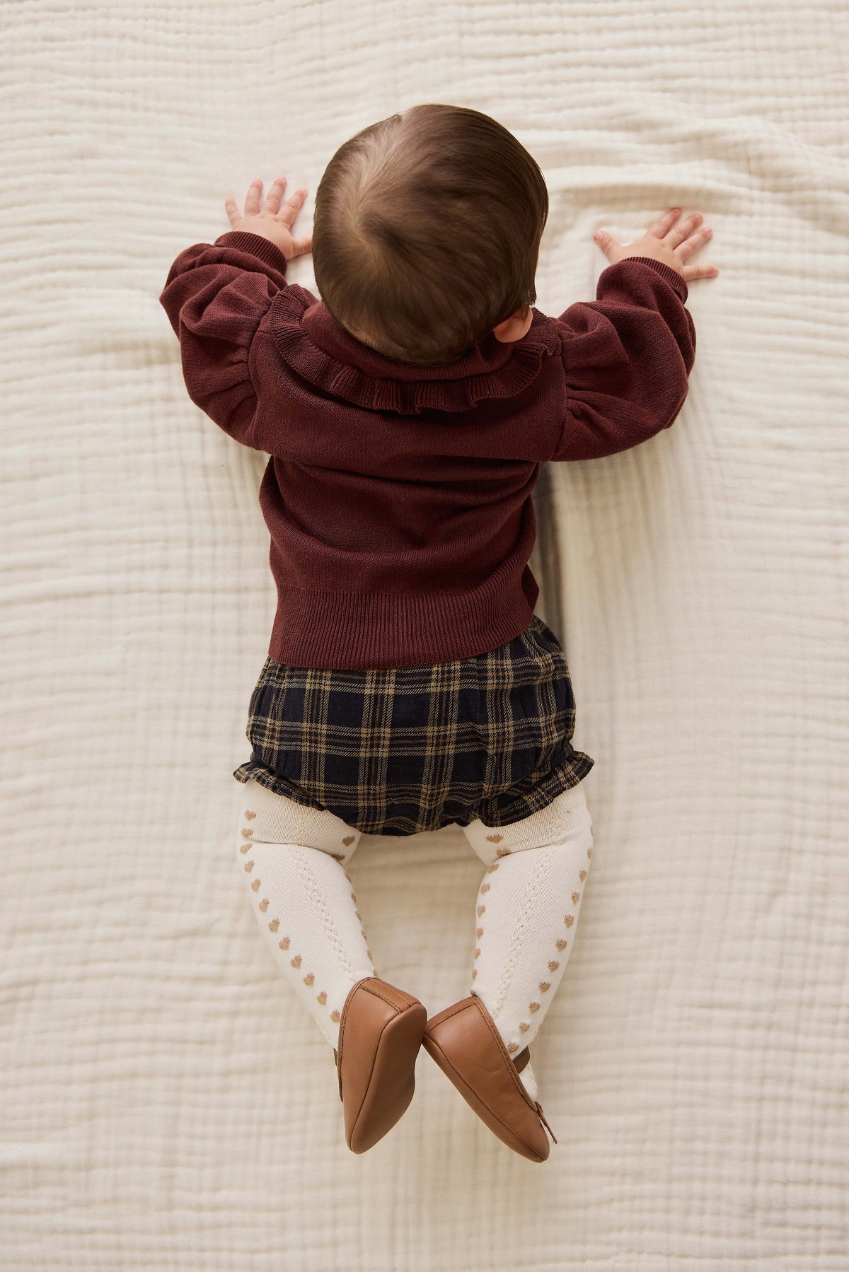 Cardigan Vintage en Coton Tricoté Marron Chocolat Texturé avec Col Volanté et Manches Bouffantes pour Filles