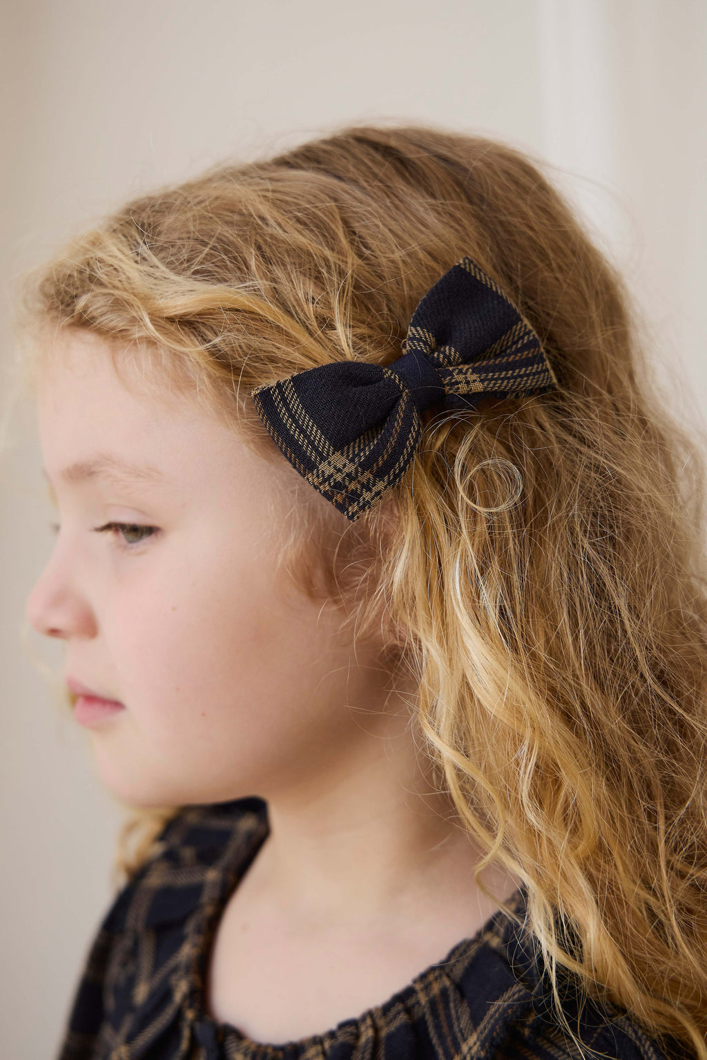Nœud à cheveux en coton biologique à carreaux "Earthy Woodland" avec nœud central pour filles