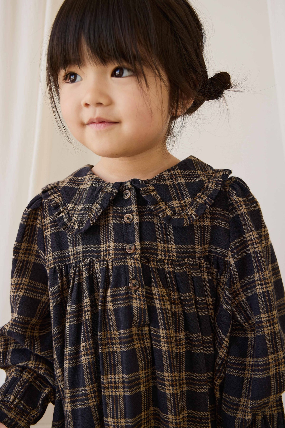 Robe classique en coton biologique à carreaux Woodland avec col Claudine et corsage froncé pour filles