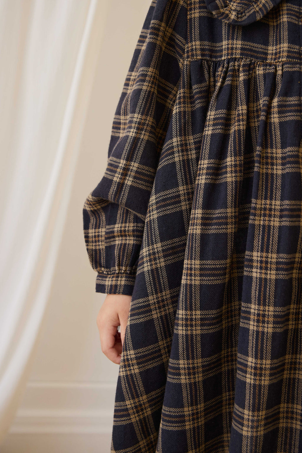 Robe classique en coton biologique à carreaux Woodland avec col Claudine et corsage froncé pour filles