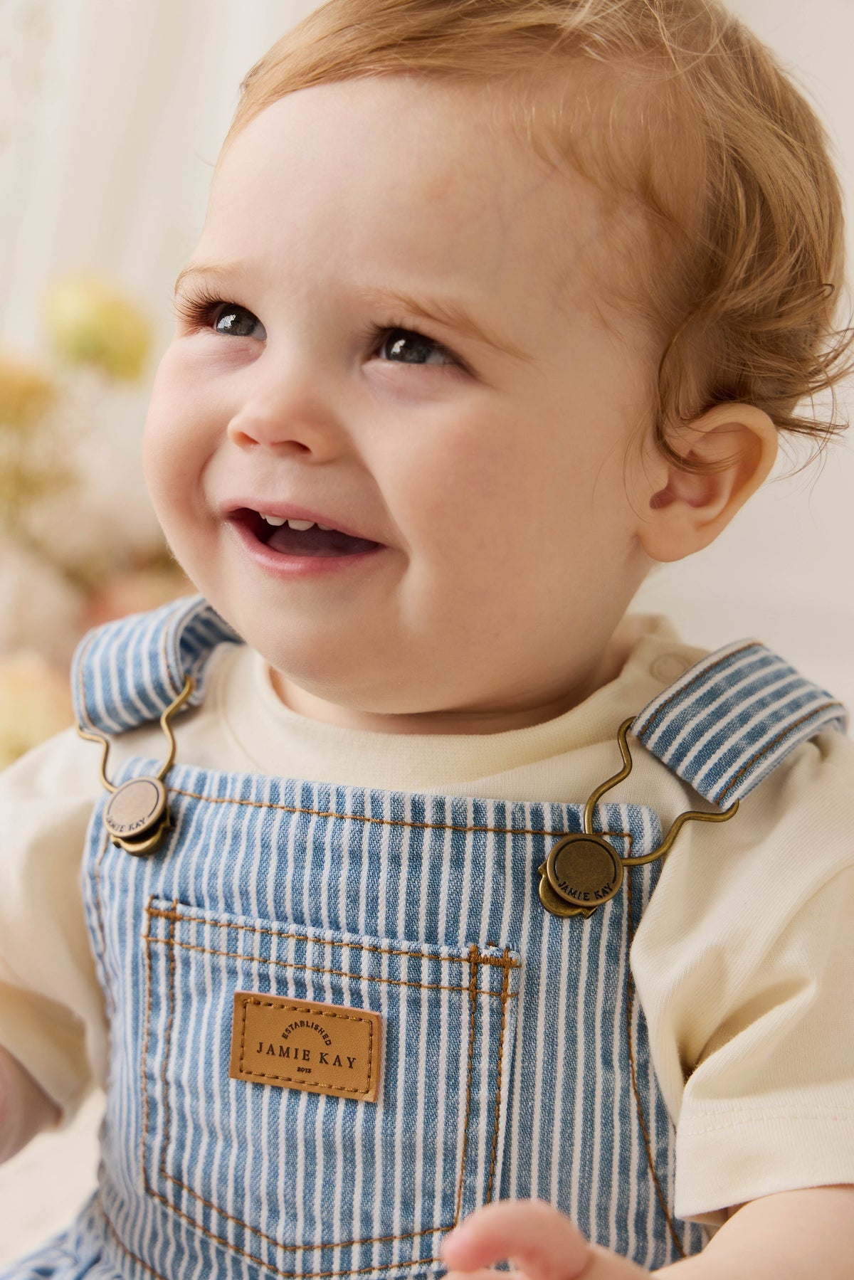 Barboteuse en jean vintage et coton à rayures nuage avec bretelles réglables pour bébés et tout-petits