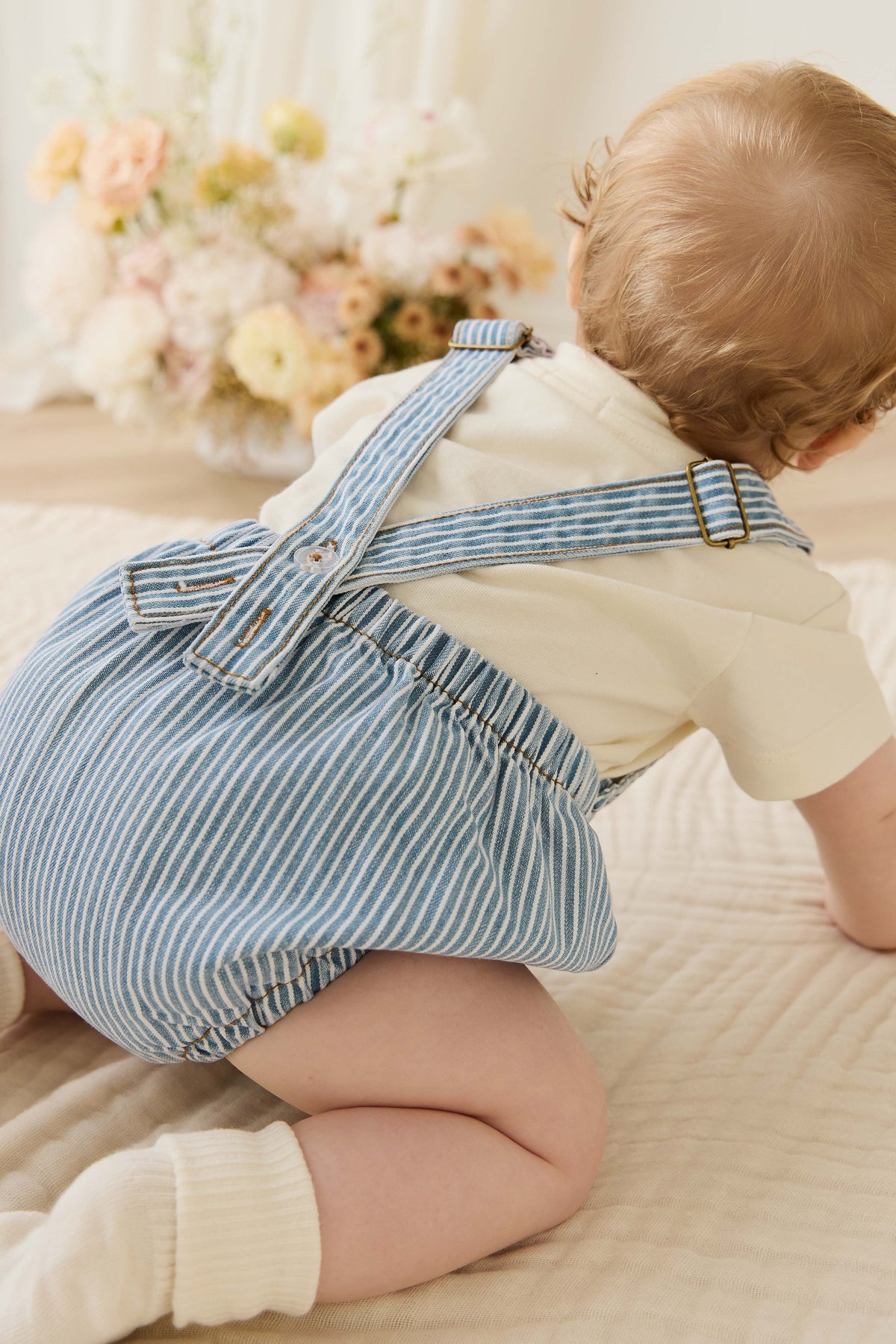 Barboteuse en jean vintage et coton à rayures nuage avec bretelles réglables pour bébés et tout-petits