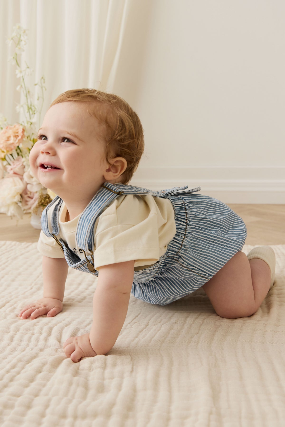 Barboteuse en jean vintage et coton à rayures nuage avec bretelles réglables pour bébés et tout-petits