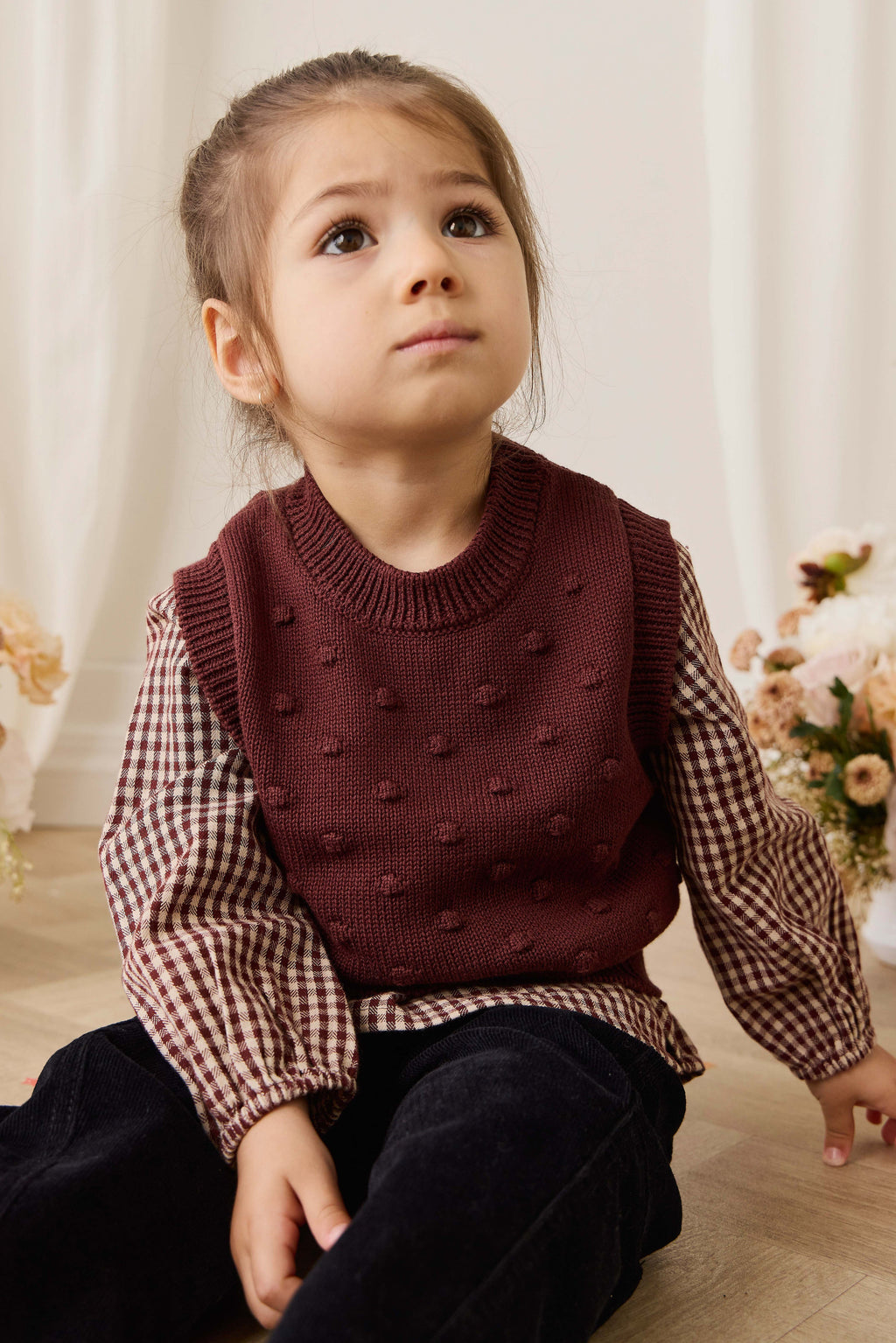 Gilet sans manches en coton tricoté texturé marron chocolat classique pour un superposition facile