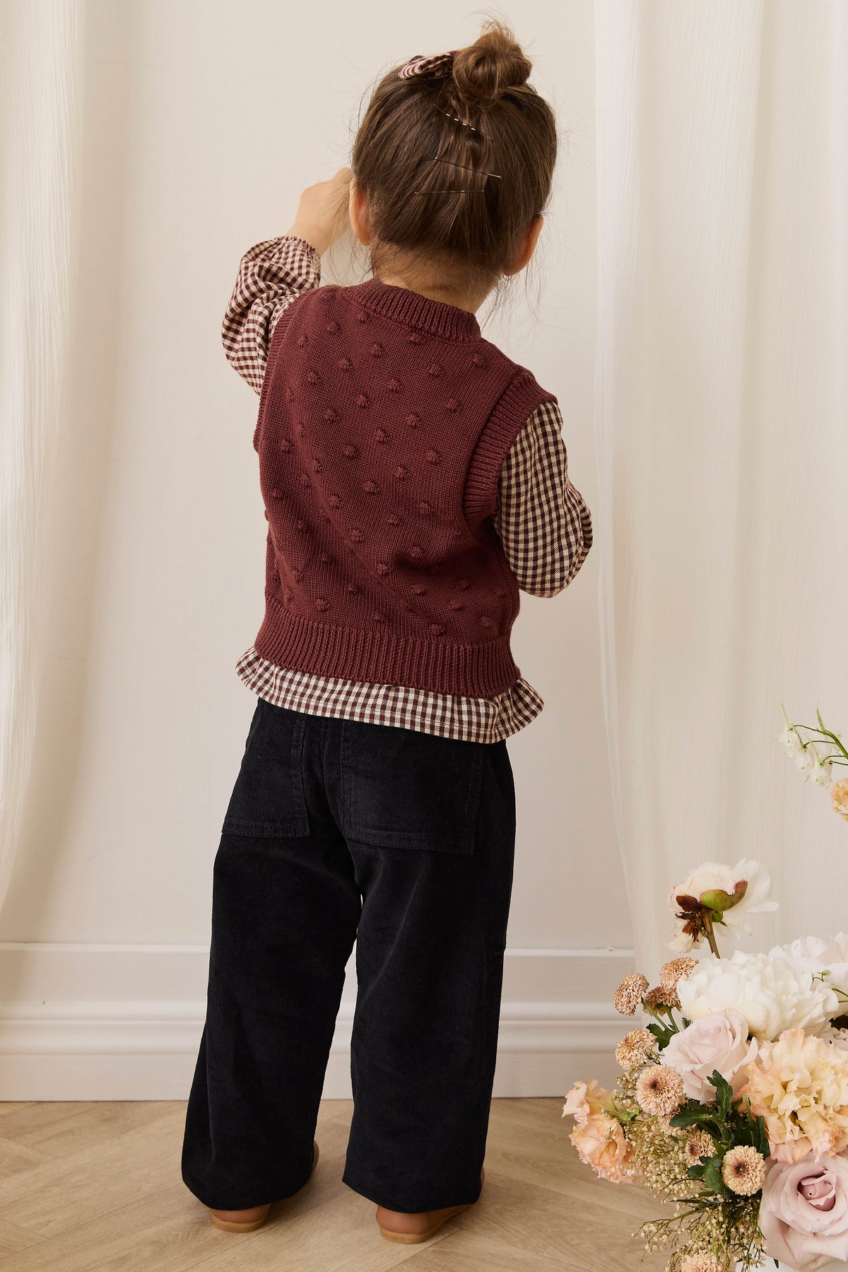 Gilet sans manches en coton tricoté texturé marron chocolat classique pour un superposition facile