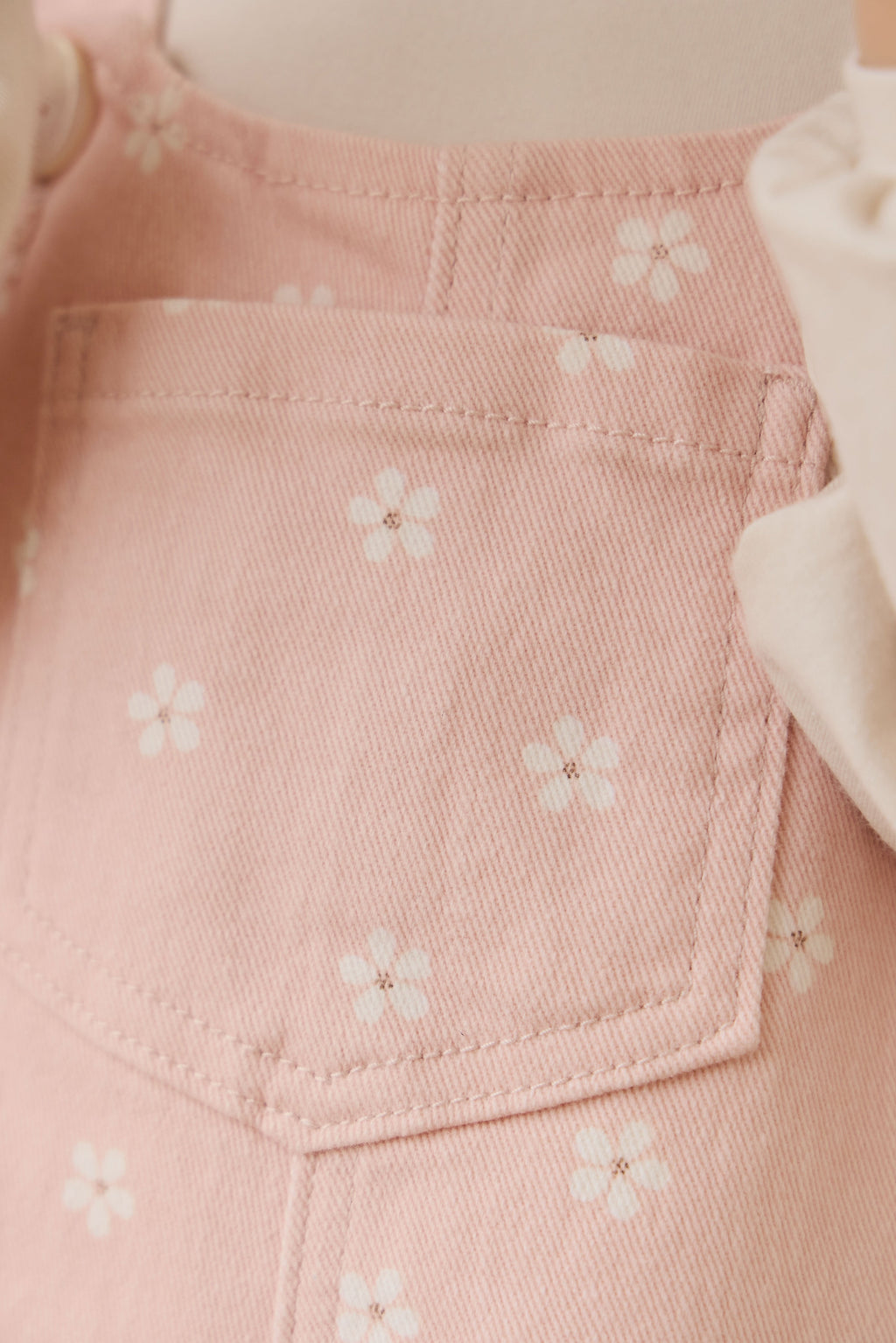 Salopette large en coton à imprimé fleuri classique avec bavette et bretelles boutonnées pour enfants