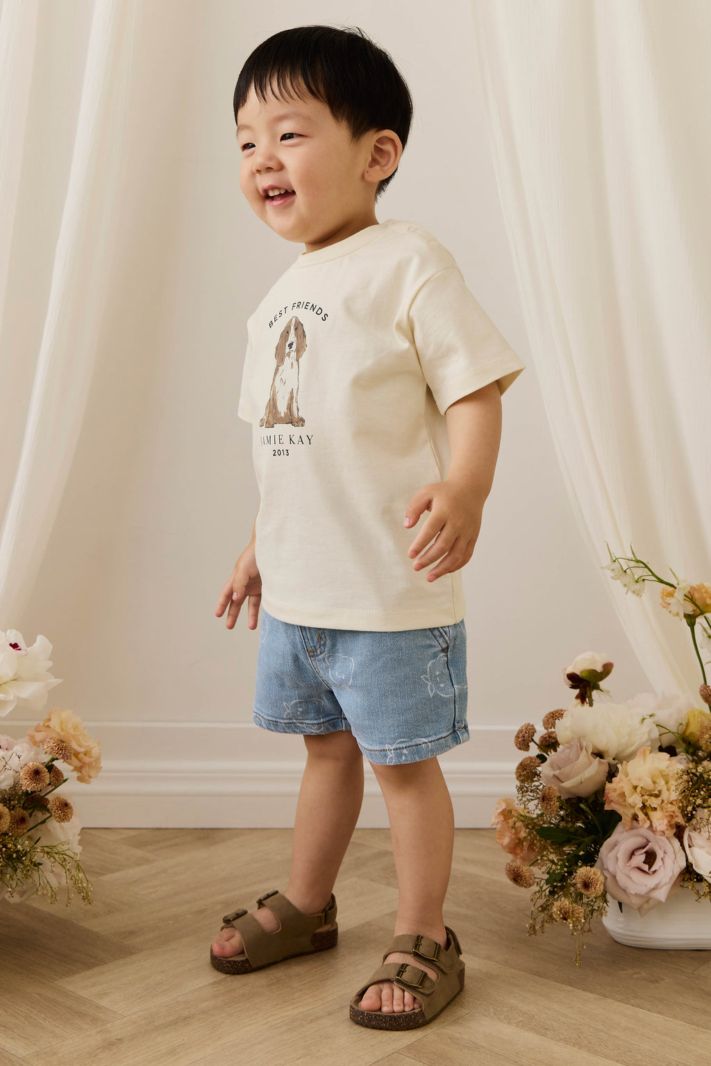 Short en jean imprimé ludique avec taille élastique et extensible pour le jeu quotidien