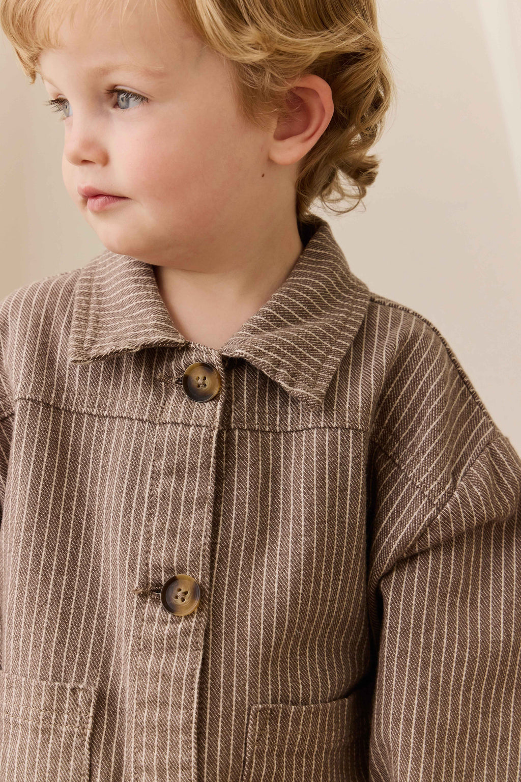 Veste enfant en coton rayé marron vintage Cassava avec boutons et poches plaquées