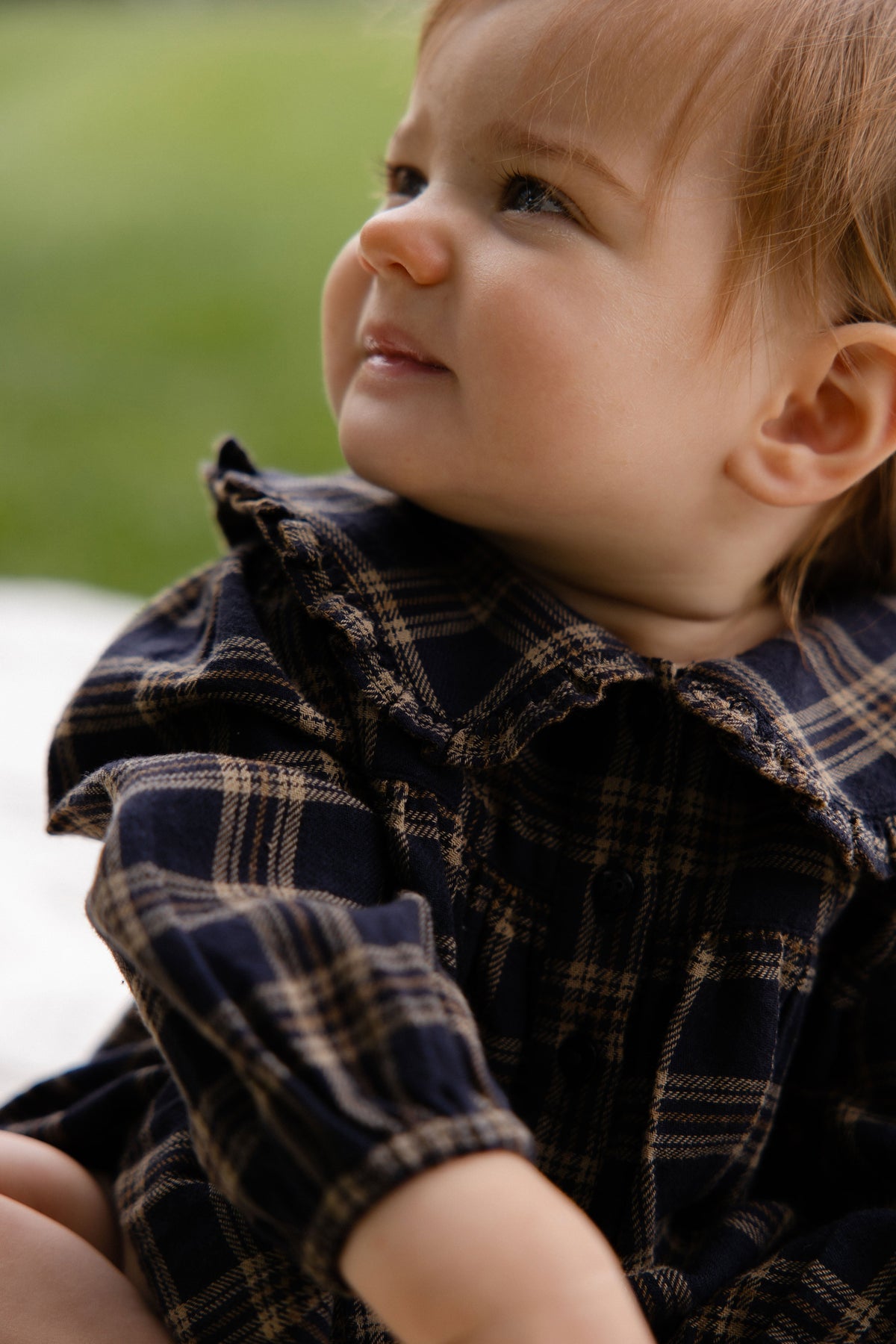 Combinaison en coton biologique à carreaux style forêt classique avec col froncé pour bébés et tout-petits