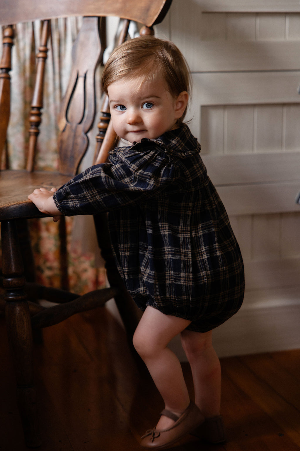 Combinaison en coton biologique à carreaux style forêt classique avec col froncé pour bébés et tout-petits
