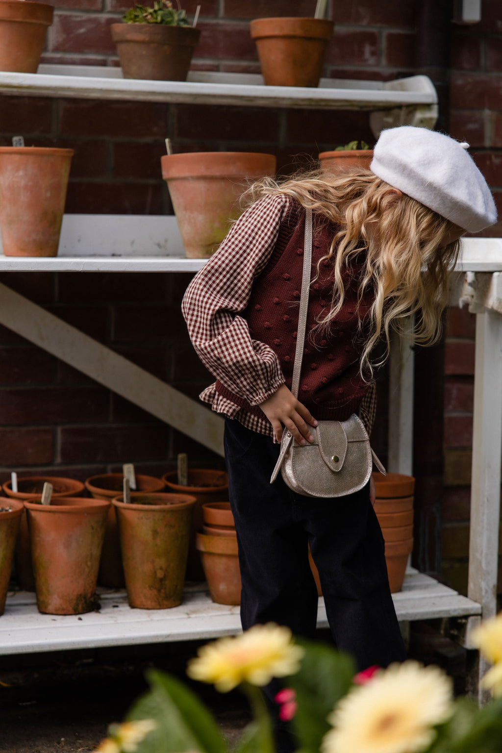 Gilet sans manches en coton tricoté texturé marron chocolat classique pour un superposition facile