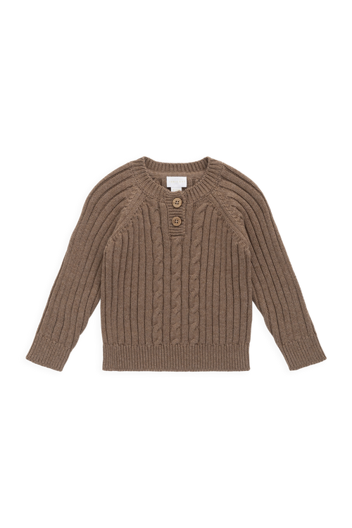 Pull classique en coton tricoté torsadé marron avec encolure boutonnée en bois pour enfants